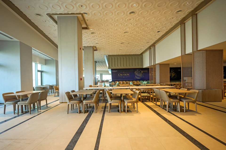 Renaissance Hotel Podium — interior view