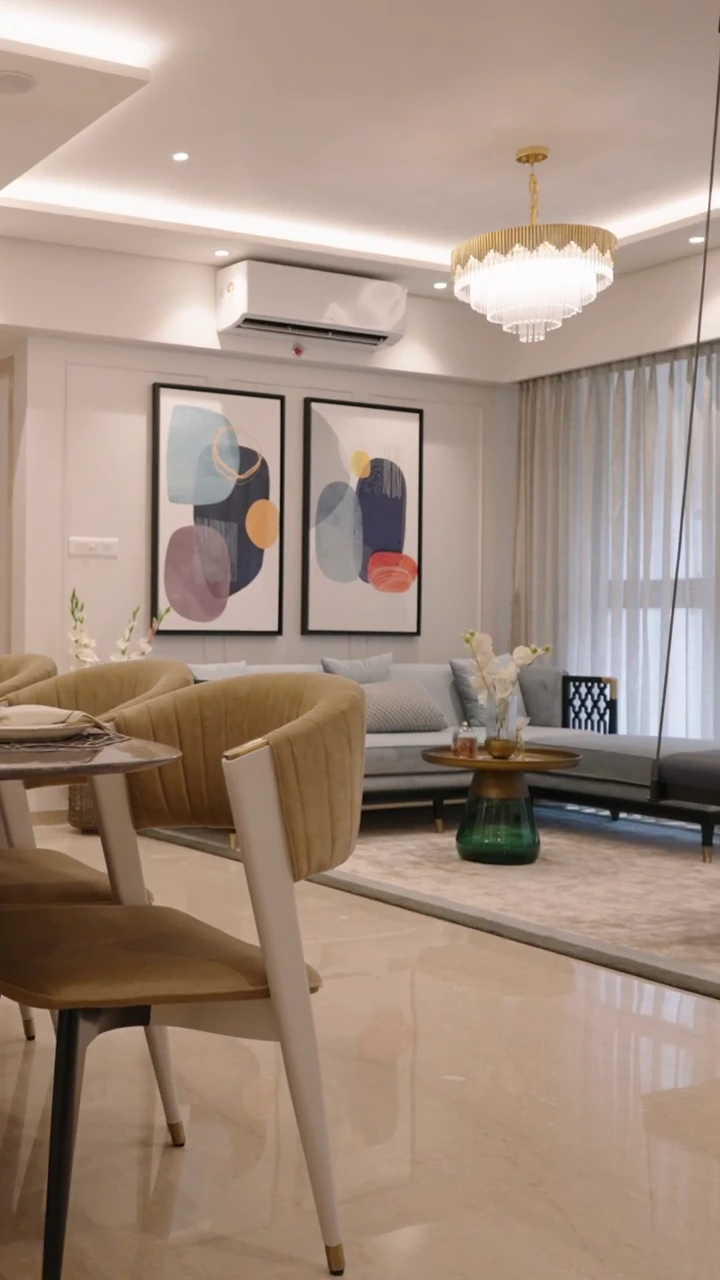 Regalia Show Flat — interior view