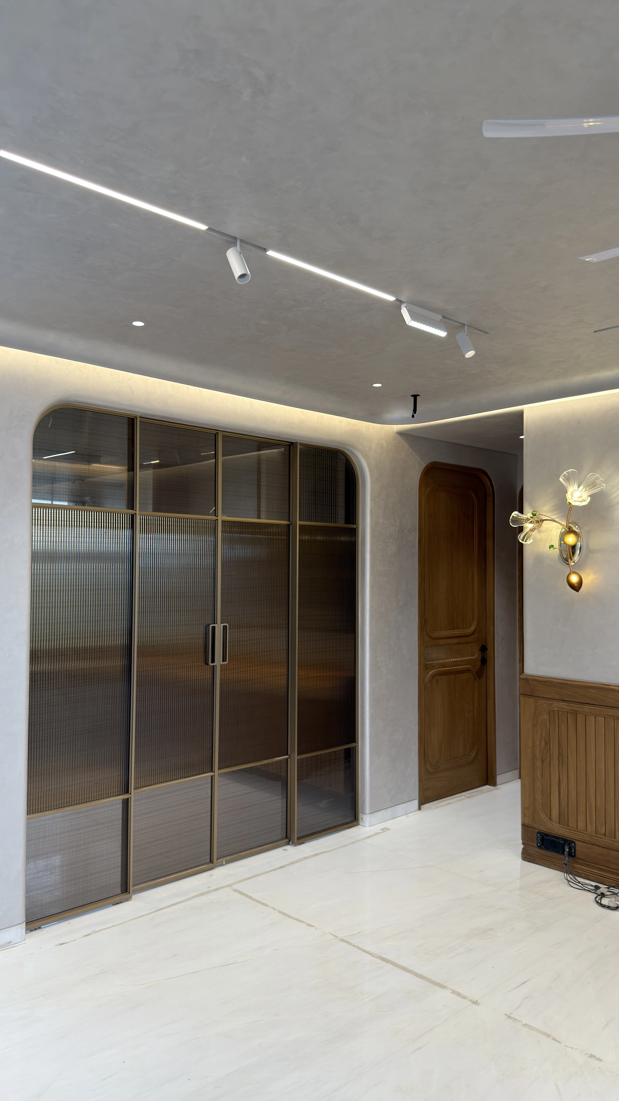 Residence 5 — interior view