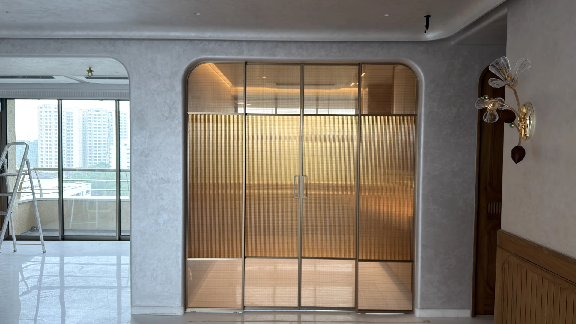 Residence 5 — interior view
