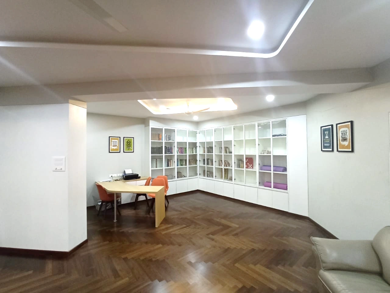 Bungalow 1 — interior view