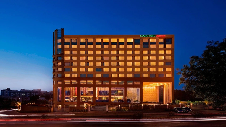 Courtyard by Marriott — interior view